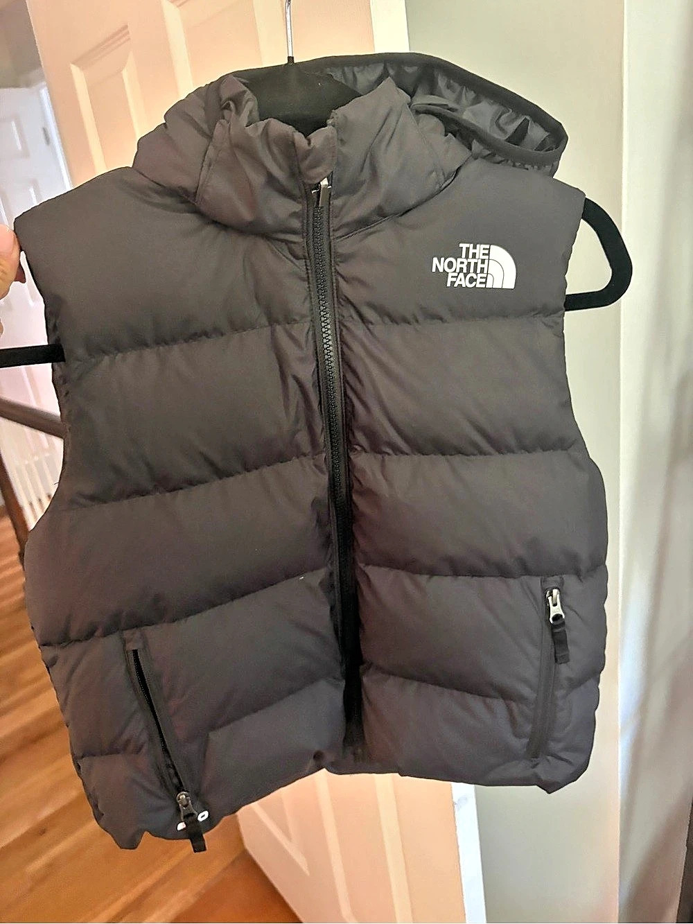 The North Face Boys 600 Down Filled Hooded Puffer Vest - Large